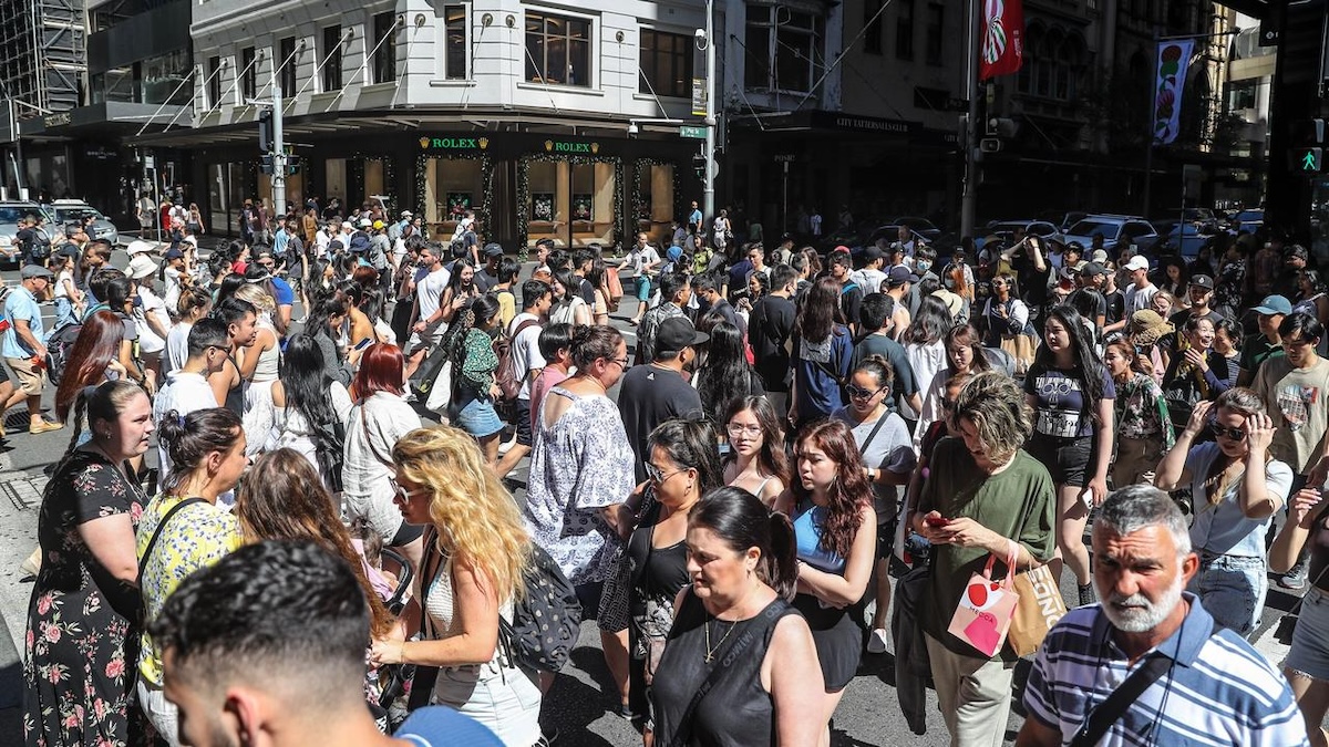 Population of Australia hits 27 million